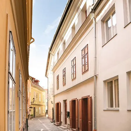 Foter Rezidencia Apartment