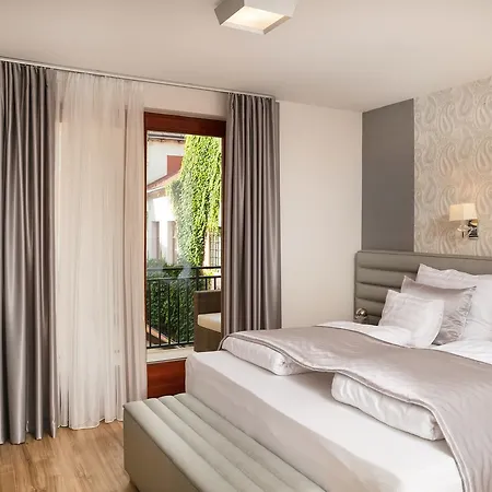 Foter Rezidencia * غيور