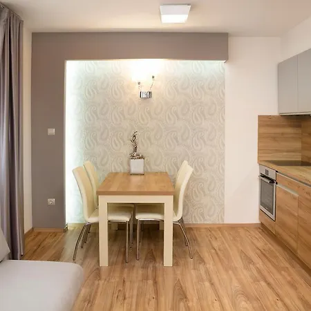 Foter Rezidencia Apartment *