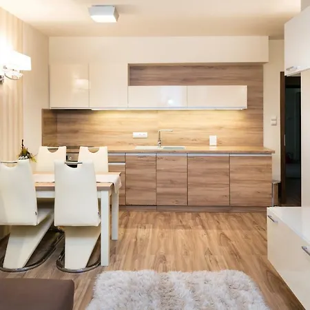 شقة Foter Rezidencia *