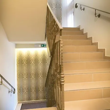 Foter Rezidencia غيور