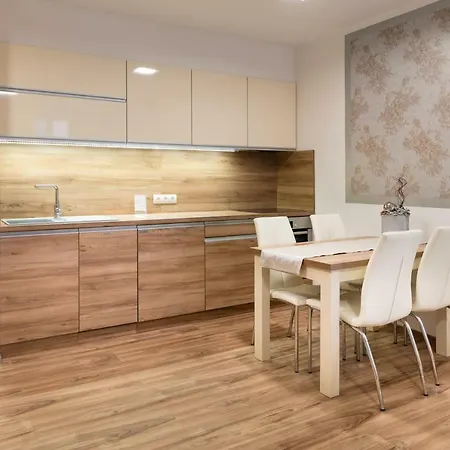 Foter Rezidencia Apartment *