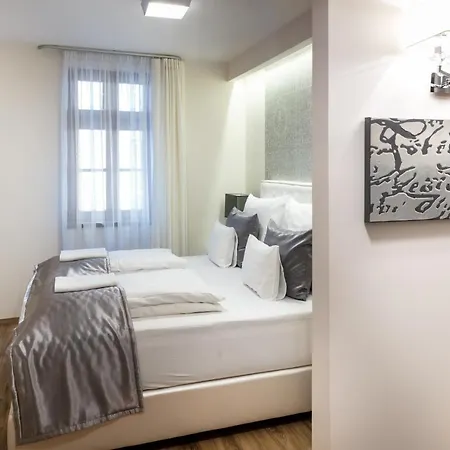 Foter Rezidencia غيور