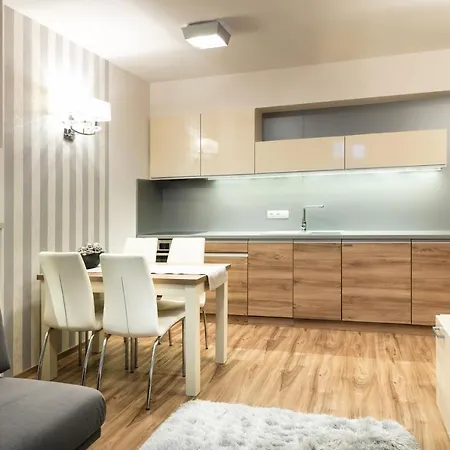 Foter Rezidencia غيور