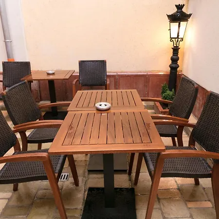 Foter Rezidencia غيور