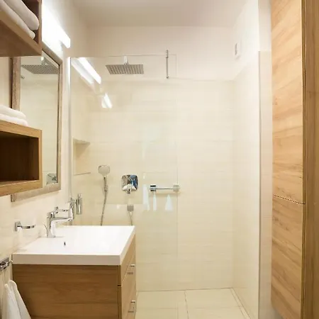 Foter Rezidencia شقة *